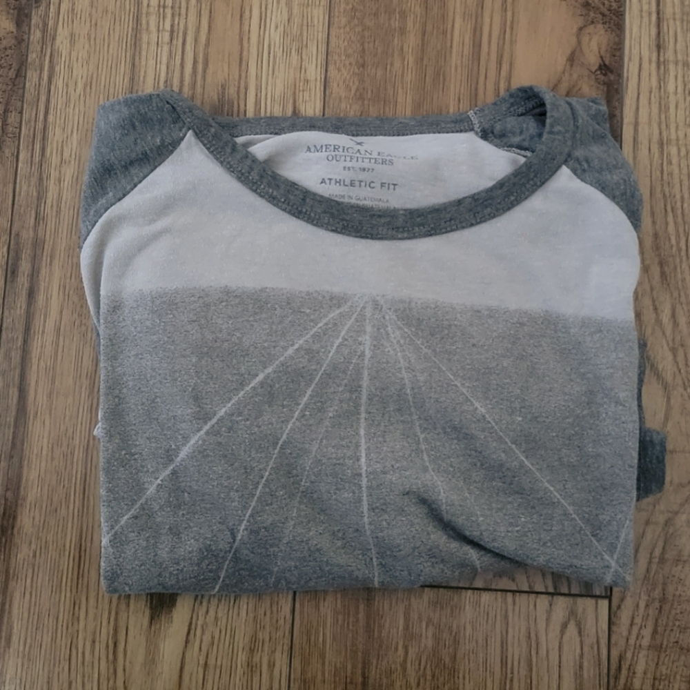 American Eagle Long Sleeve tee Size Xl